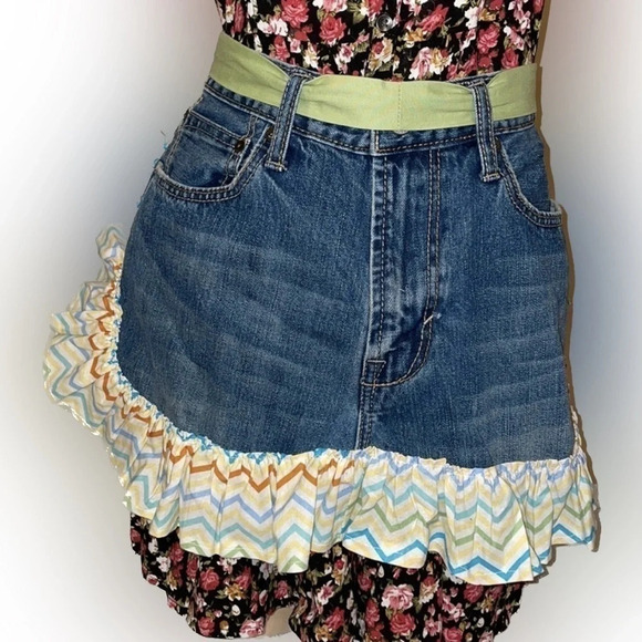 Women’s apron handmade upcycled recycled denim Chevron tie closure - Picture 2 of 8